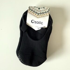 Ozaiic Anti Skid Socks Three Pairs New With Tags Yoga Grippy Casual Travel OS